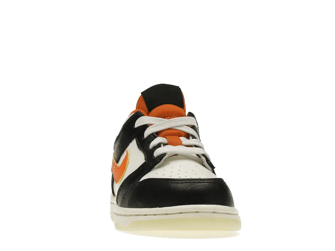 Детские кроссовки Lifestyle с принтом Nike Dunk Low PRM Nike, Sail/Starfish-Black — фото 2
