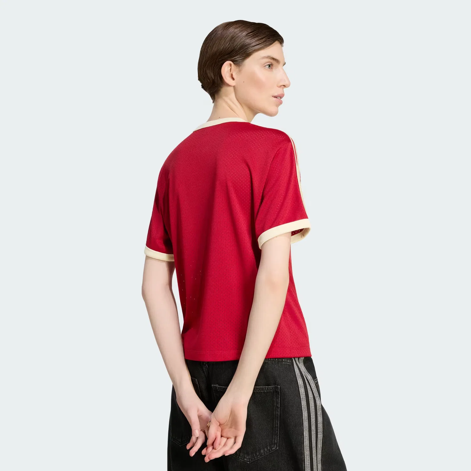 Женская футболка из сетки Linear Mesh Tee Adidas Originals, красный/ванильный — фото 2
