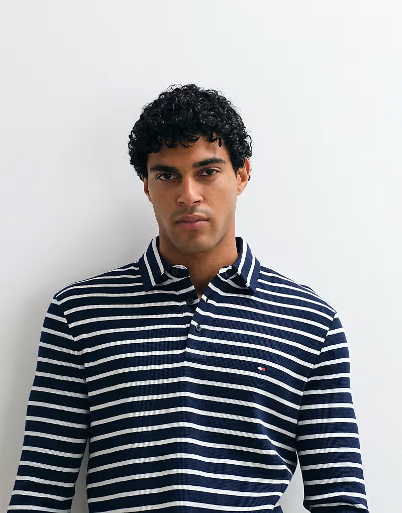 Рубашка-поло с длинными рукавами и вафельной текстурой от Tommy Hilfiger в темно-синюю полоску