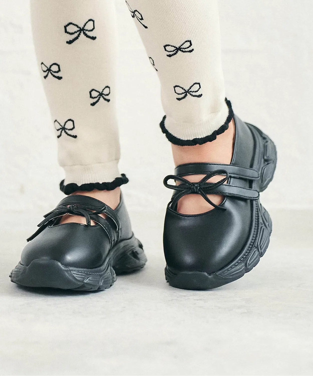 Детские туфли-лодочки на ремешке с бантом, модель Strap Sneaker Pumps, apres les cours, Black