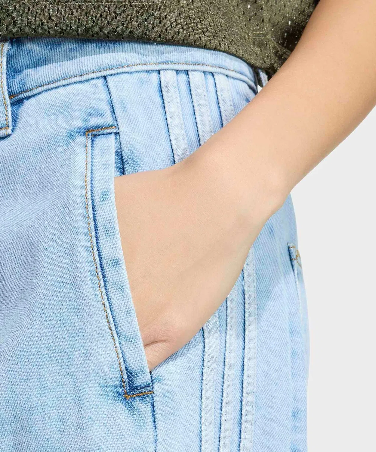 Женские джинсы свободного кроя Adibreak Mid Rise Wide Leg Denim Pants, Adidas, Blue — фото 4