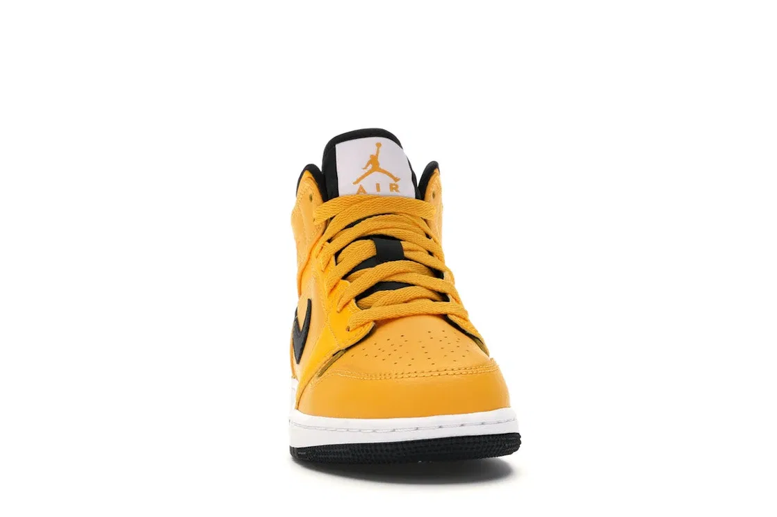 Детские кроссовки с ярким цветом Jordan 1 Mid Jordan, University Gold/Black-White-Gym Red — фото 2