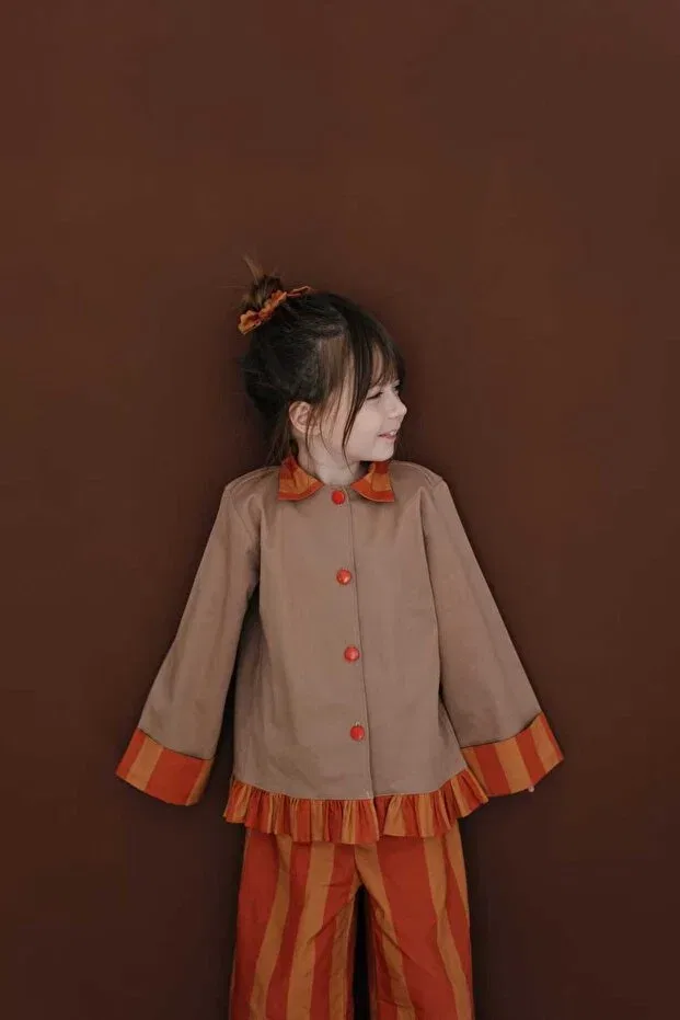 Детская куртка для девочек в полоску The frill trench Ilo And Friends, Beige-Orange-Red — фото 4
