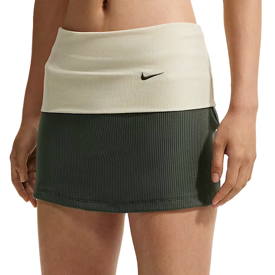 Женская юбка короткая с принтом камуфляж Nike, Green Camouflage