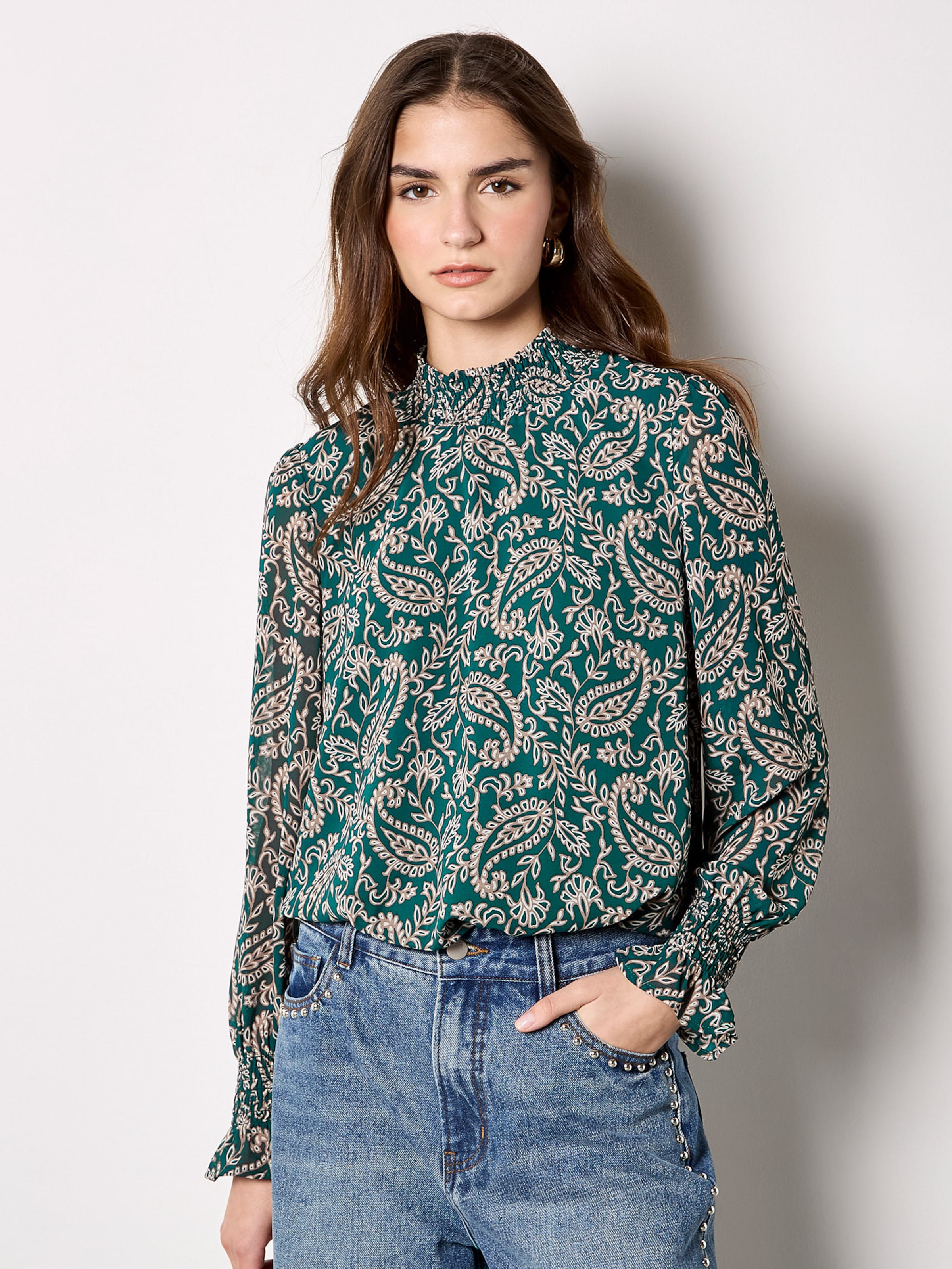 

Apricot Блузка в зеленом цвете