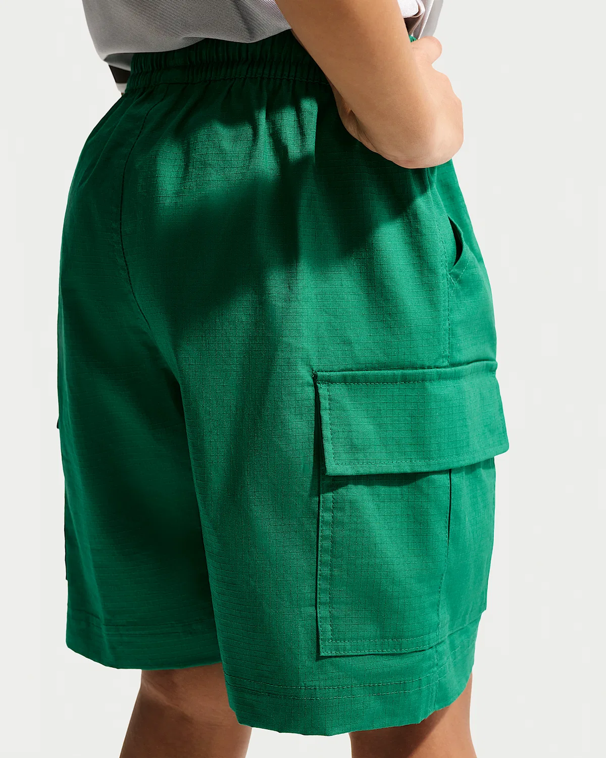 Детские шорты карго Nike Sportswear Club, Malachite/White — фото 3