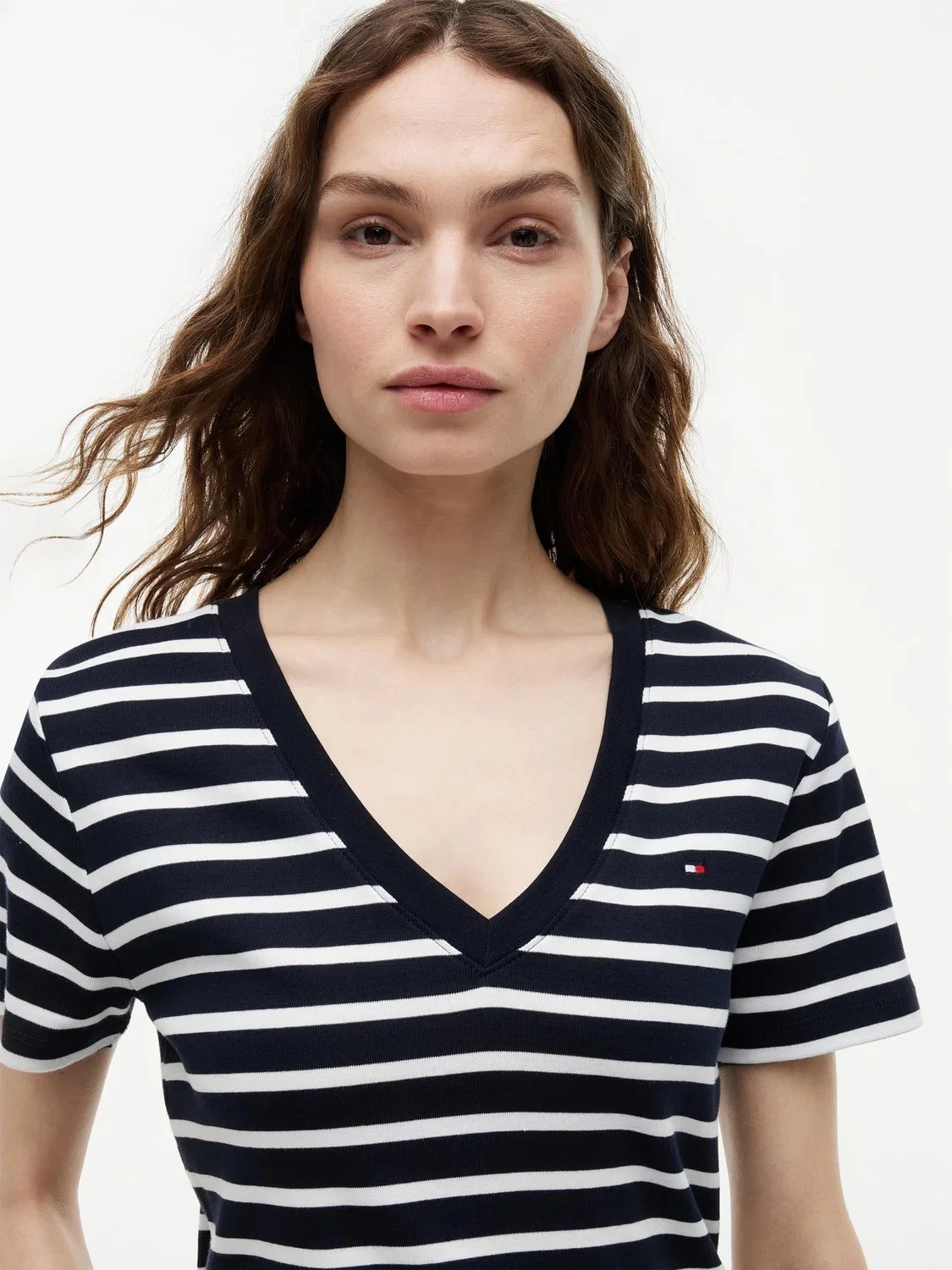 Женская футболка с v-образным вырезом Slim Cody Tommy Hilfiger, Nos Breton Desert Sky/Ecru — фото 3
