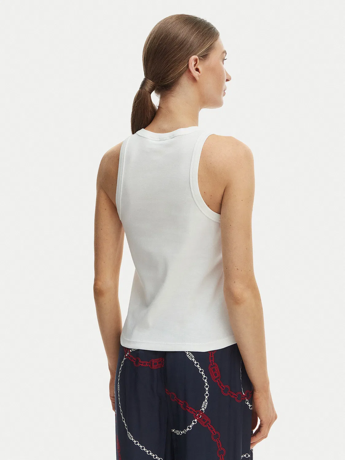 Женский топ цвета экрю приталенного кроя Tommy Hilfiger, кремовый — фото 3
