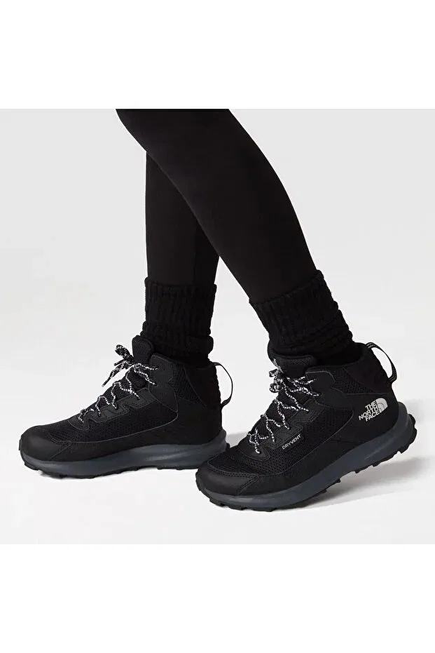 Детские ботинки для девочек зимние непромокаемые Fastpack Hiker Mid WP Youth Outdoor Boots The North Face, Black — фото 2