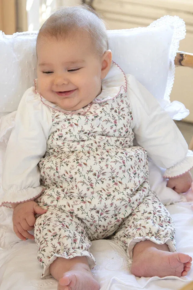 Детский комбинезон для девочек с длинным рукавом Newborn floral romper Patachou, 405-Flowered — фото 2