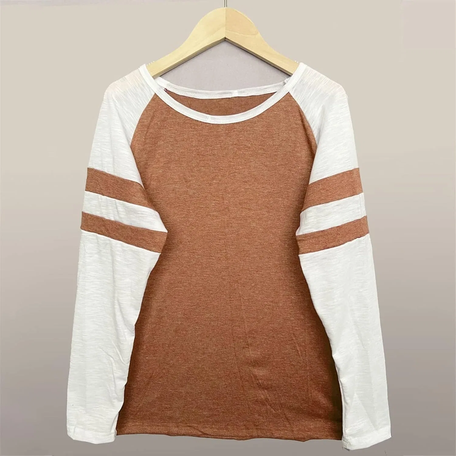 Женская свободная бейсбольная футболка Color Block, Brown — фото 3