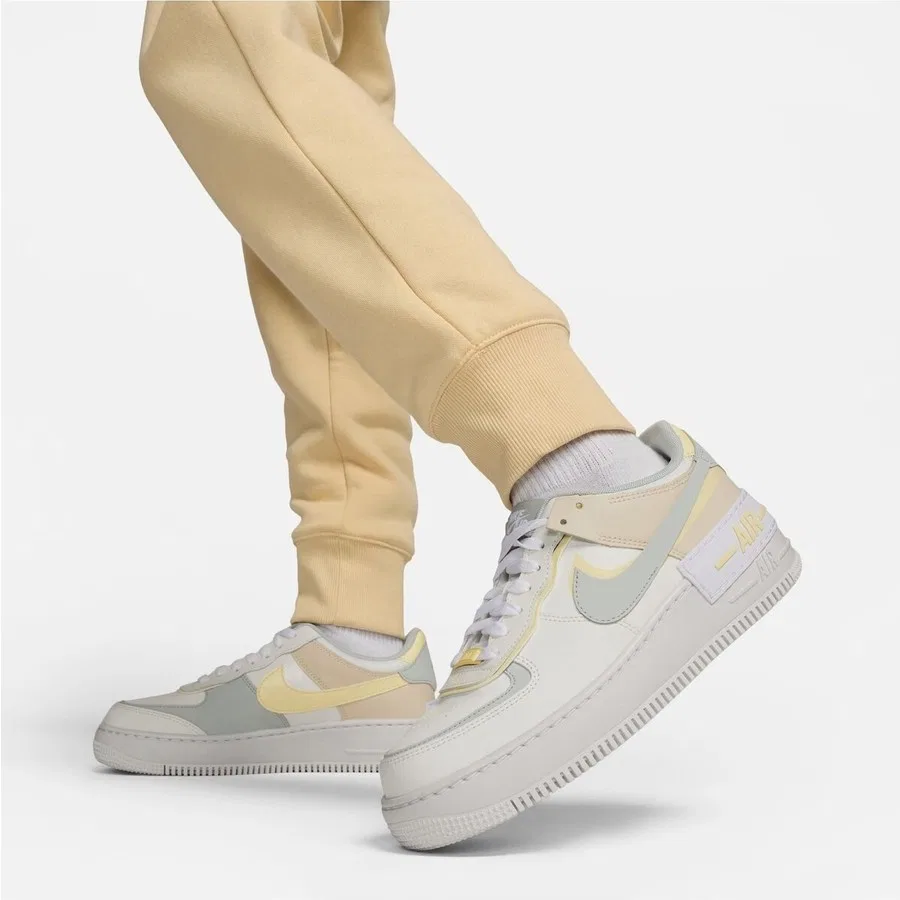 Женские спортивные штаны из флиса Nike Sportswear Fleece Pant, Кремовый — фото 4