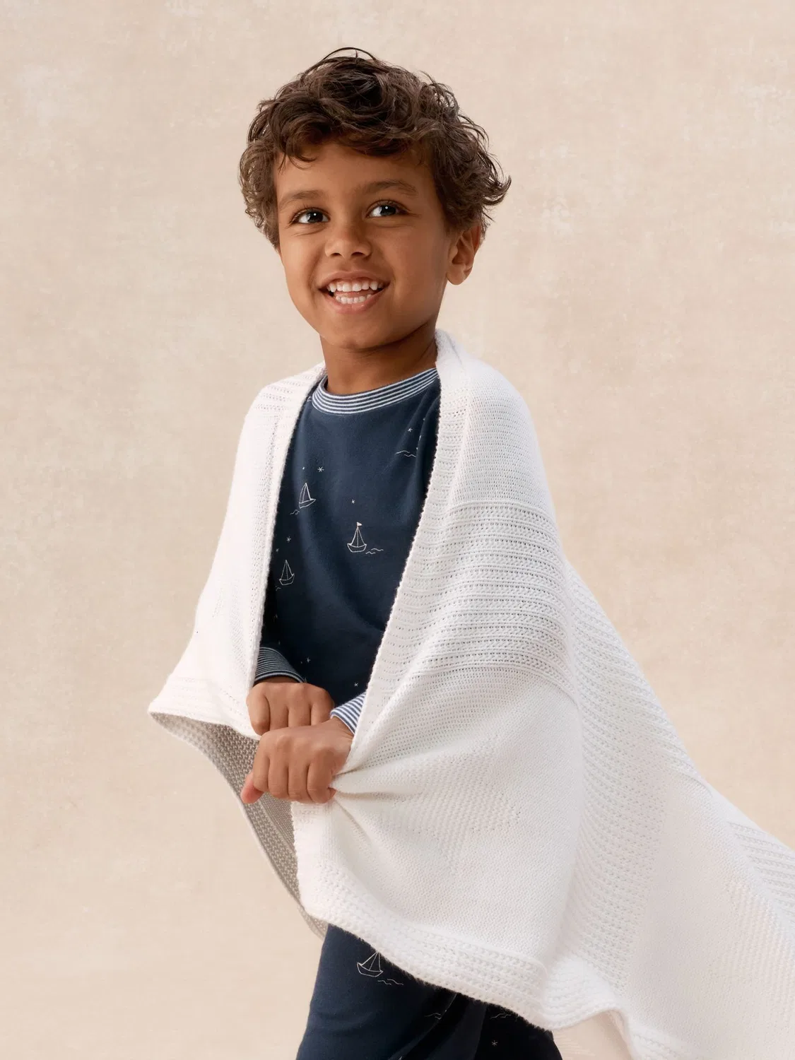 Пижама slim-fit с светящимся принтом Paper Boats The White Company, синий — фото 3