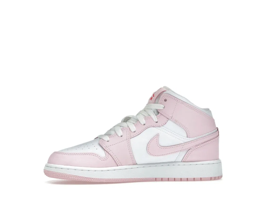 Детские кроссовки с ярким дизайном Jordan 1 Mid Pink Foam Fire Red (GS) Jordan, Pink Foam/Fire Red/White — фото 3
