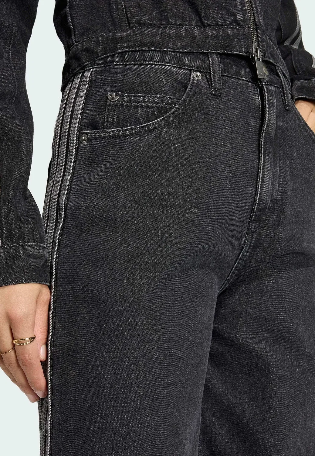 Джинсы с высокой посадкой и широкими штанинами - широкие штанины Adidas Originals, True Black Denim — фото 4
