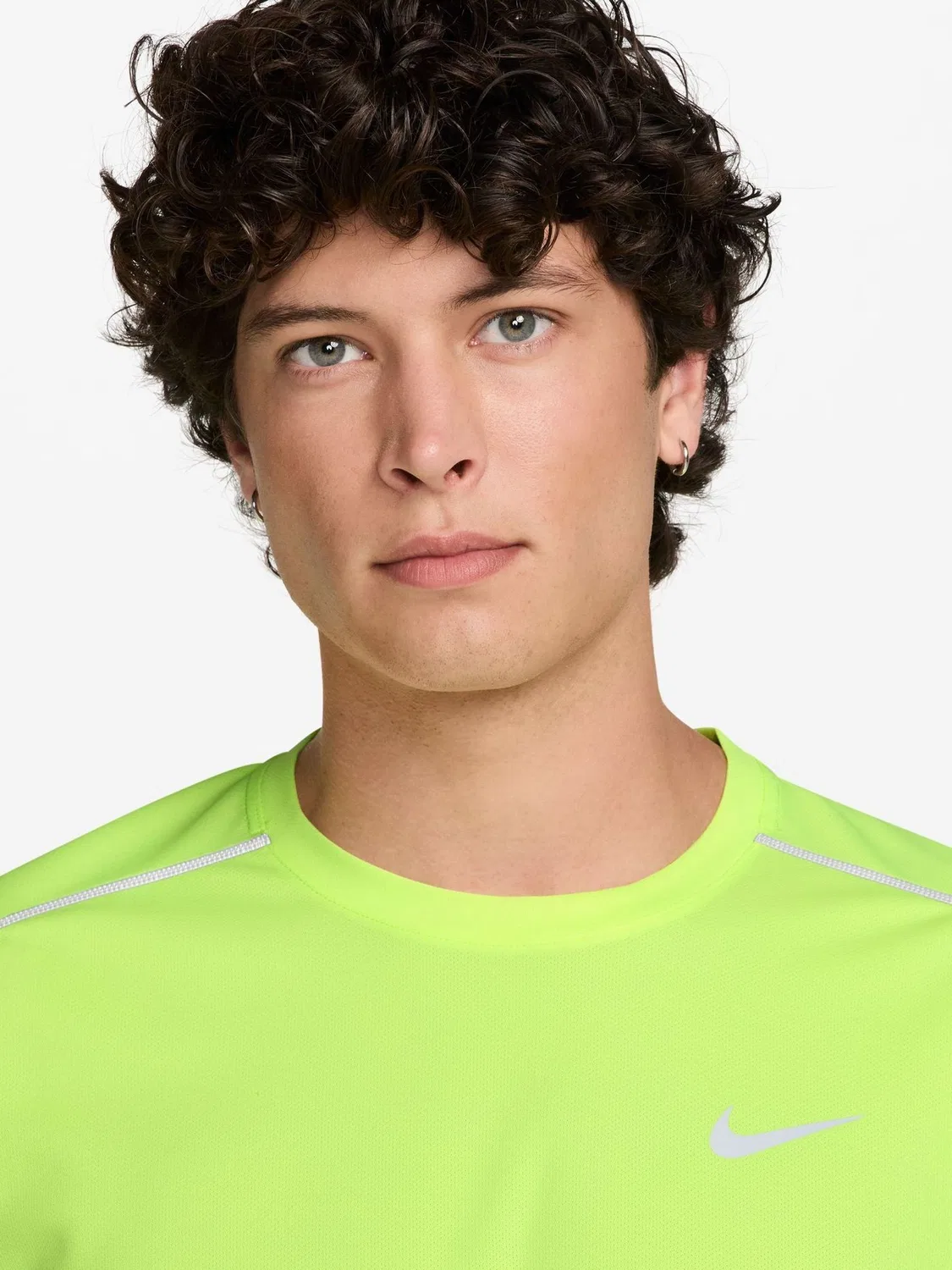 Футболка беговая Miler Dri-FIT с защитой от ультрафиолета Nike, Volt Ice Yellow — фото 4