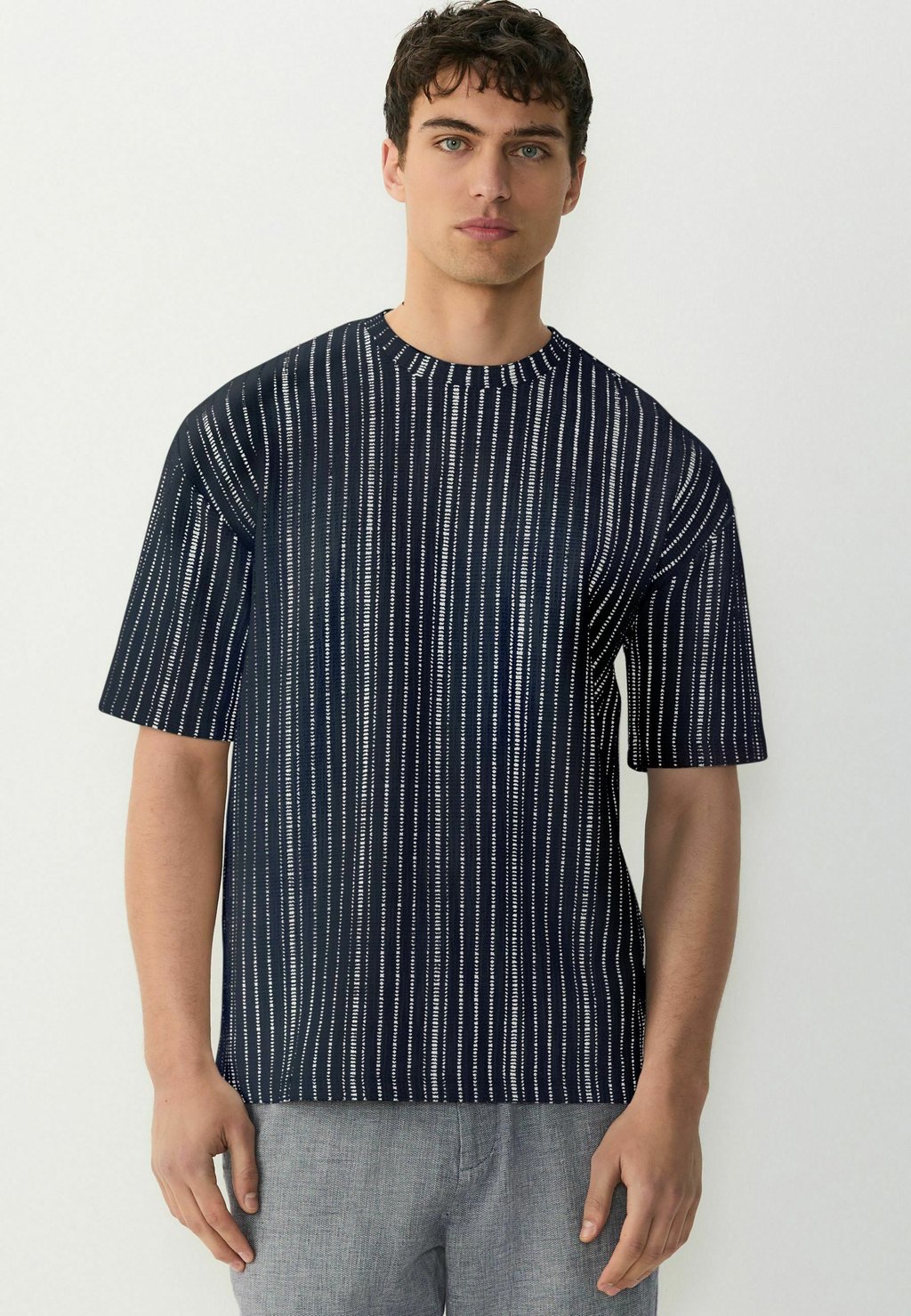 

Футболка с принтом TEXTURED VERTICAL STRIPE Next, синий