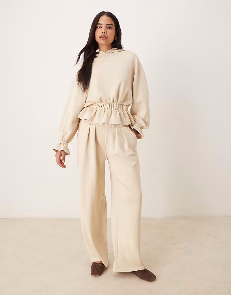 

Мягкие джоггеры Cupro с широкими штанинами Asos Design, серо-бежевый