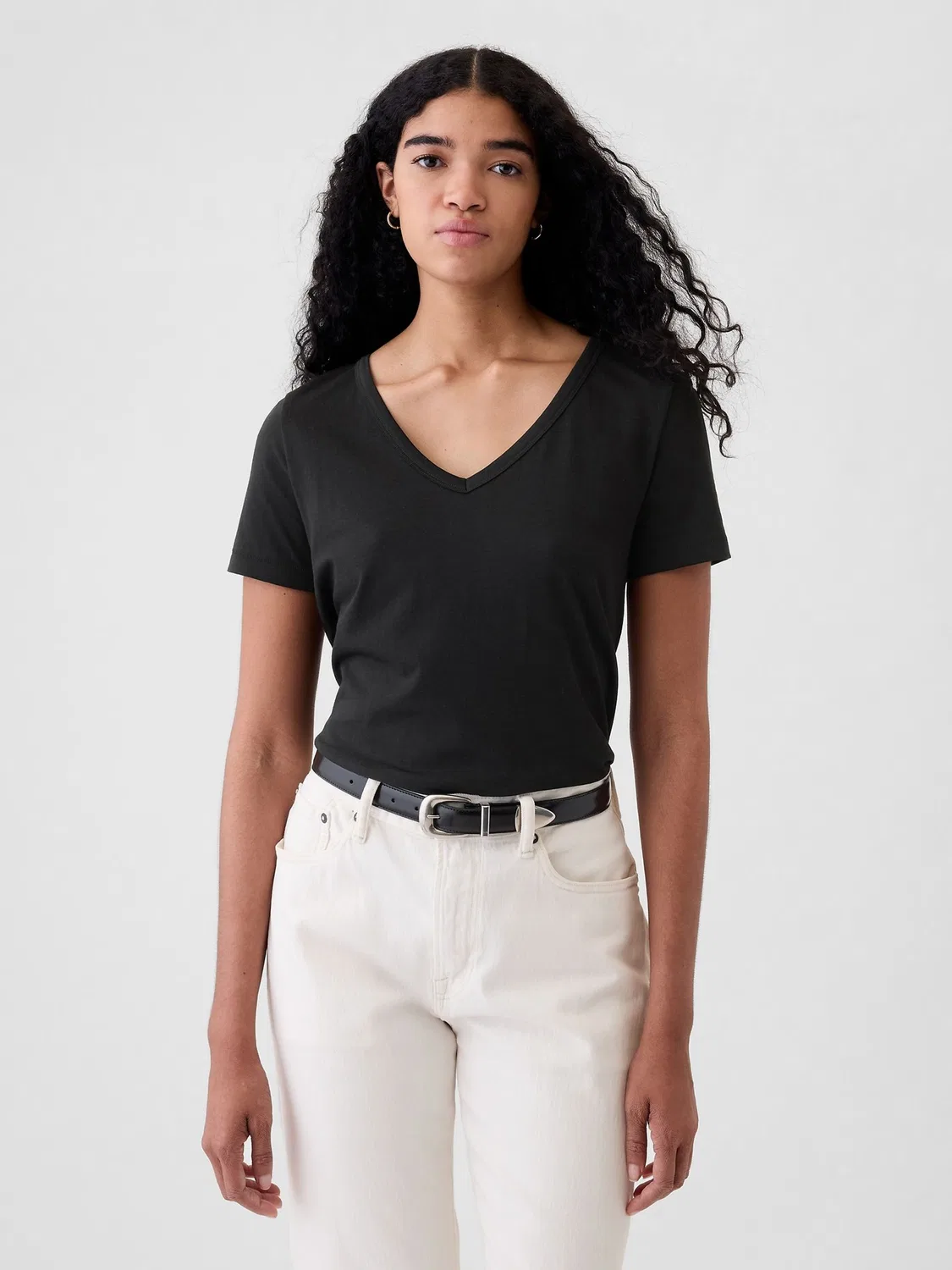 Футболка с V-образным вырезом Gap Vintage Soft, черный — фото 3