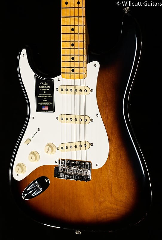 

Fender American Vintage II 1957 Stratocaster 2-Color Sunburst для левой руки (836) Fender American II Stratocaster Left-Handed (836)