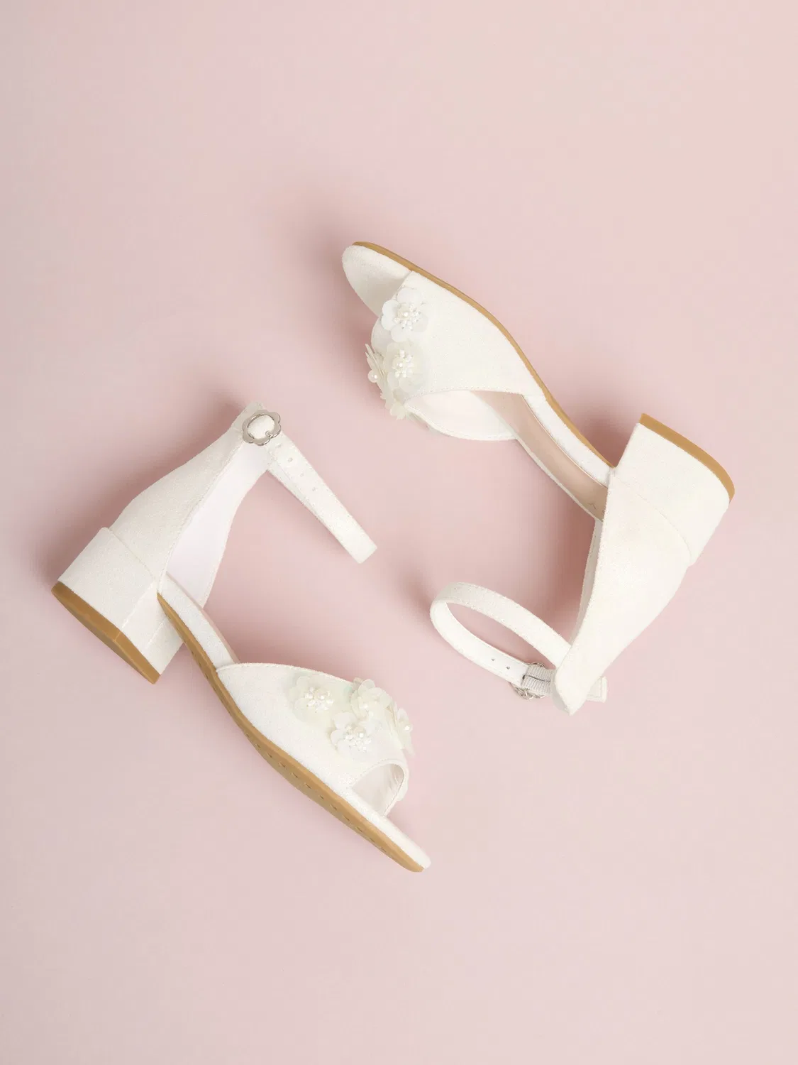 Сандалии на каблуке Lipsy White Sequin Corsage, белые