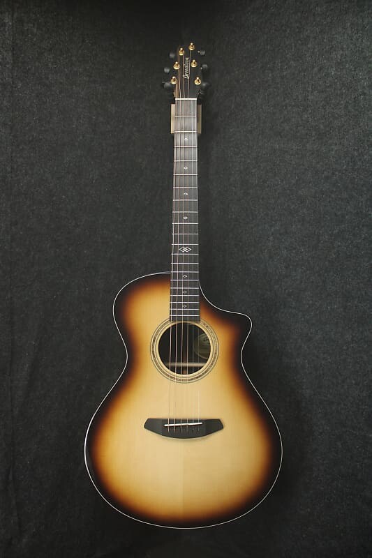 

Акустическая электрогитара Breedlove Premier Burnt Amber Concert-SN6438-PLEK'd-Aeris Packaging Premier Concert