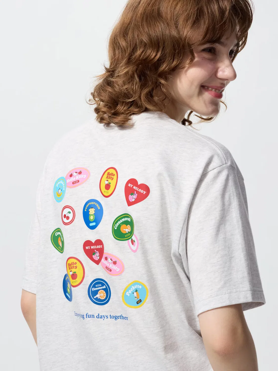 Футболка Uniqlo UT с принтом Sanrio, серый