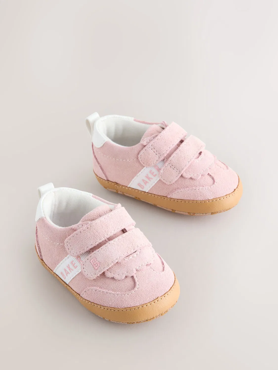 Кроссовки на мягкой подошве Baker by Ted Baker Baby Gum Sole Trainers Padders, розовый — фото 2