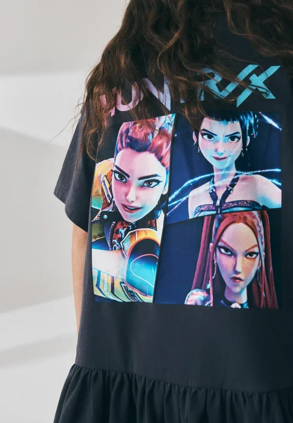 Платье хлопковое Kpop Demon Hunters T-shirt Dress Next, Charcoal Grey, серый — фото 4