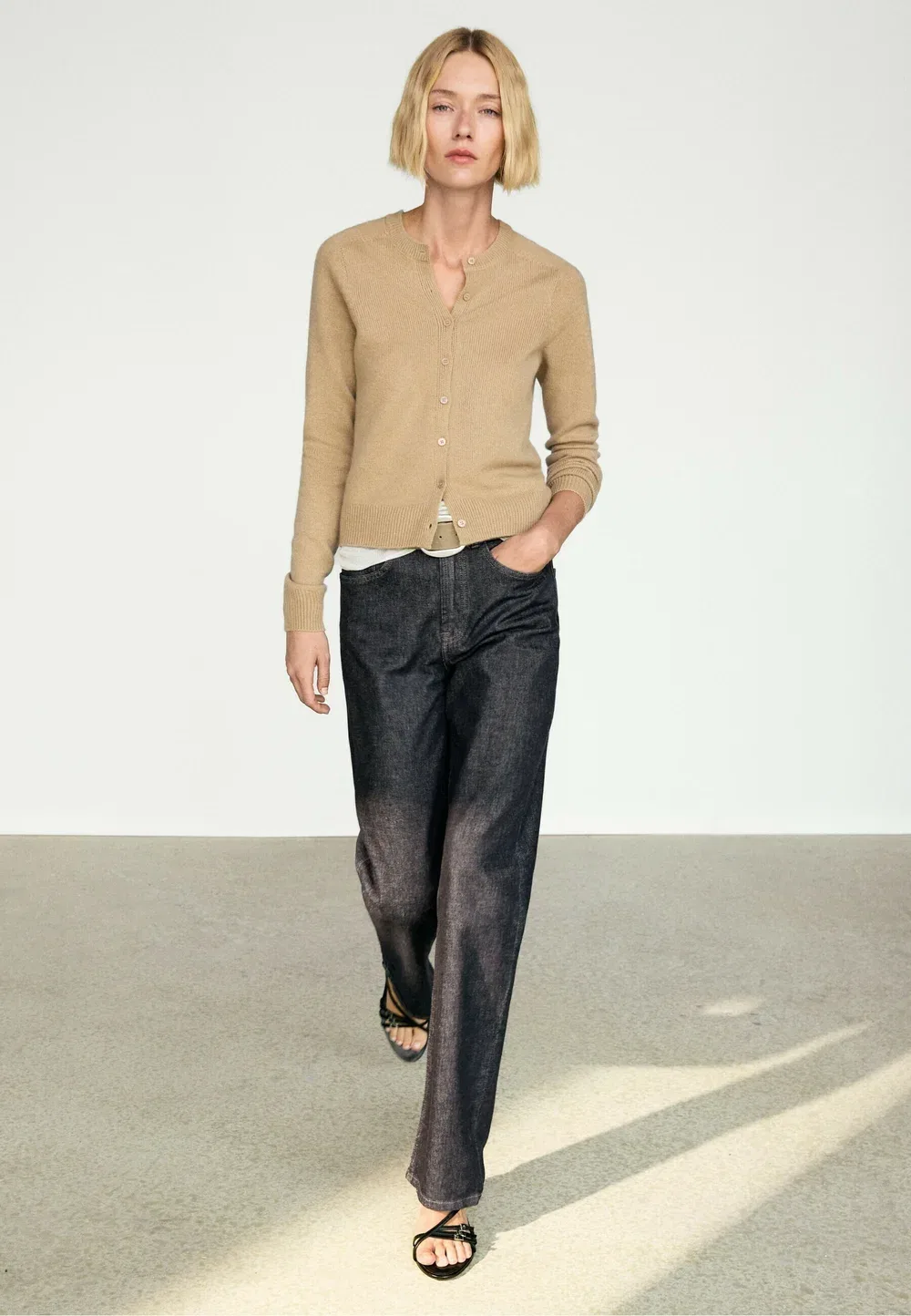 Укороченный вязаный кардиган из 100% кашемира - кардиган Massimo Dutti, Brown — фото 4