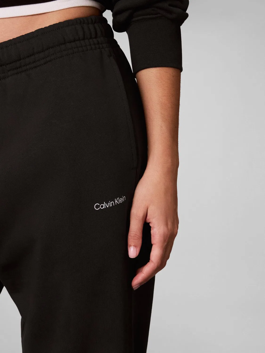 Штаны спортивные Calvin Klein, черный — фото 4