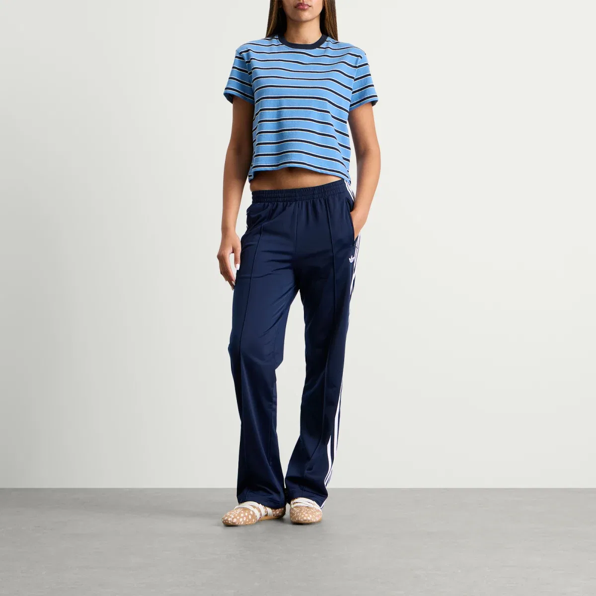 Женские спортивные брюки с принтом Firebird Adidas, Night Indigo & White — фото 4