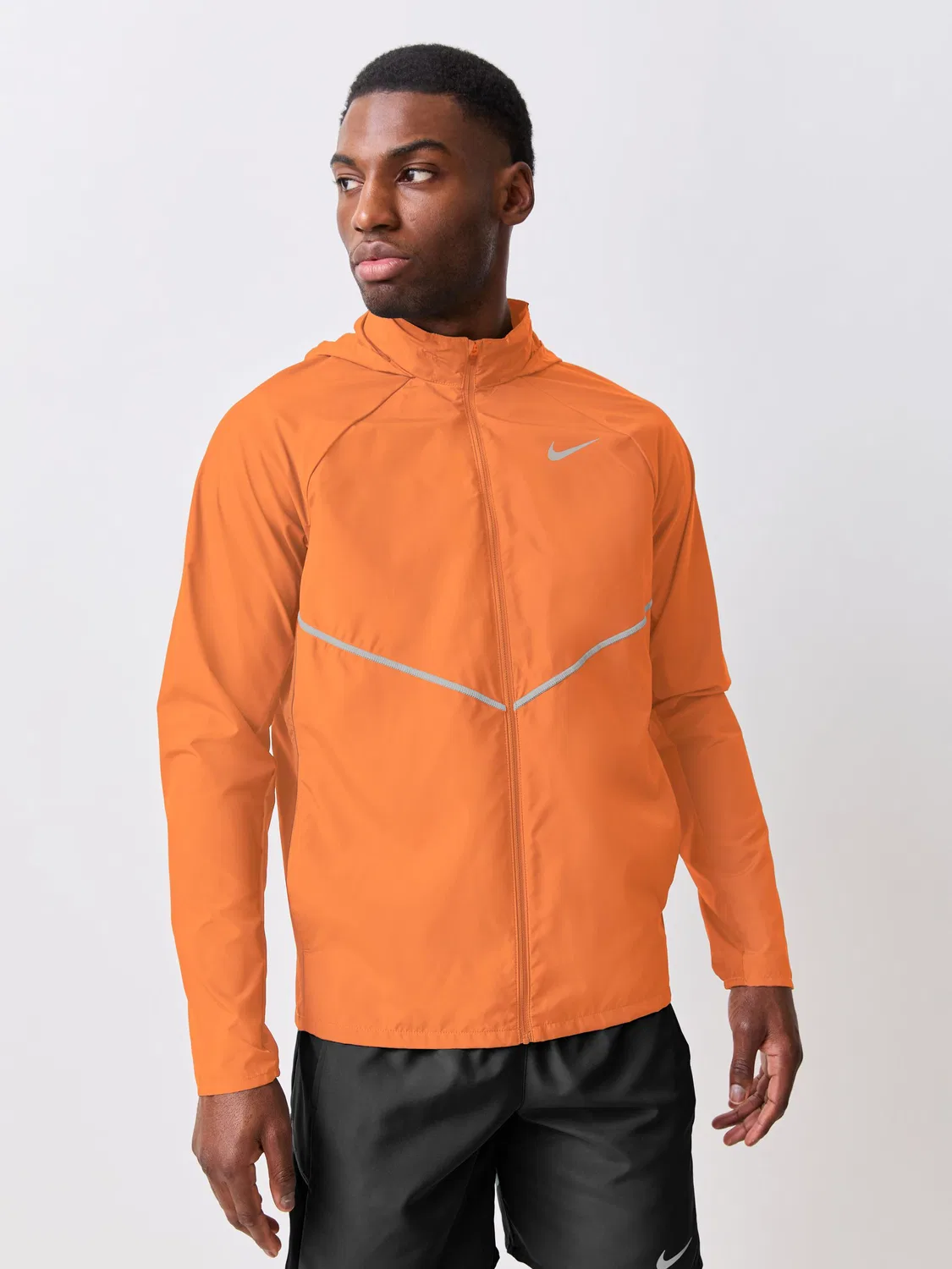 Беговая куртка Nike Total Orange Miler UV Repel