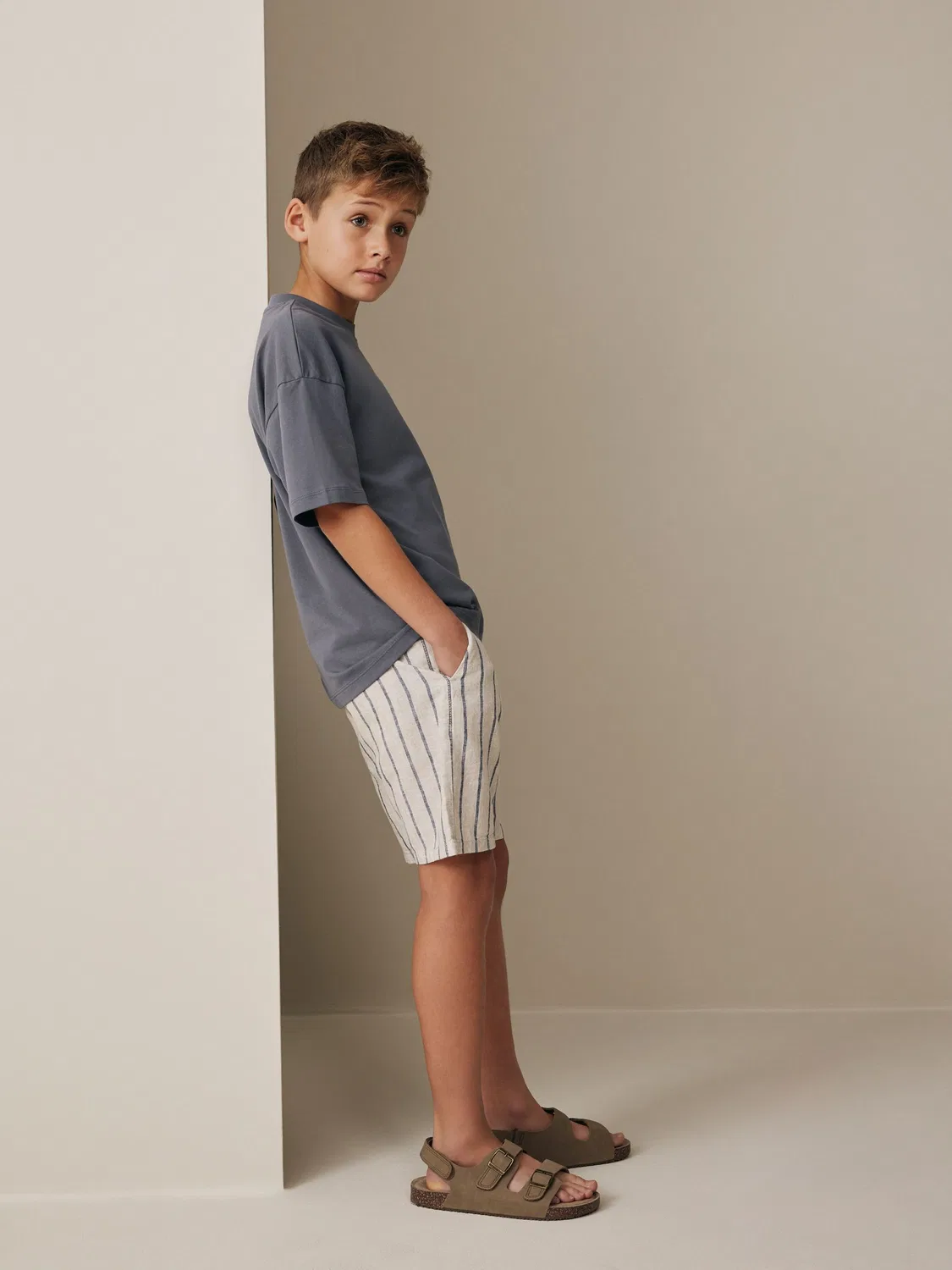 Шорты чинос из льняной смеси, Regular Fit Next, экрю — фото 3