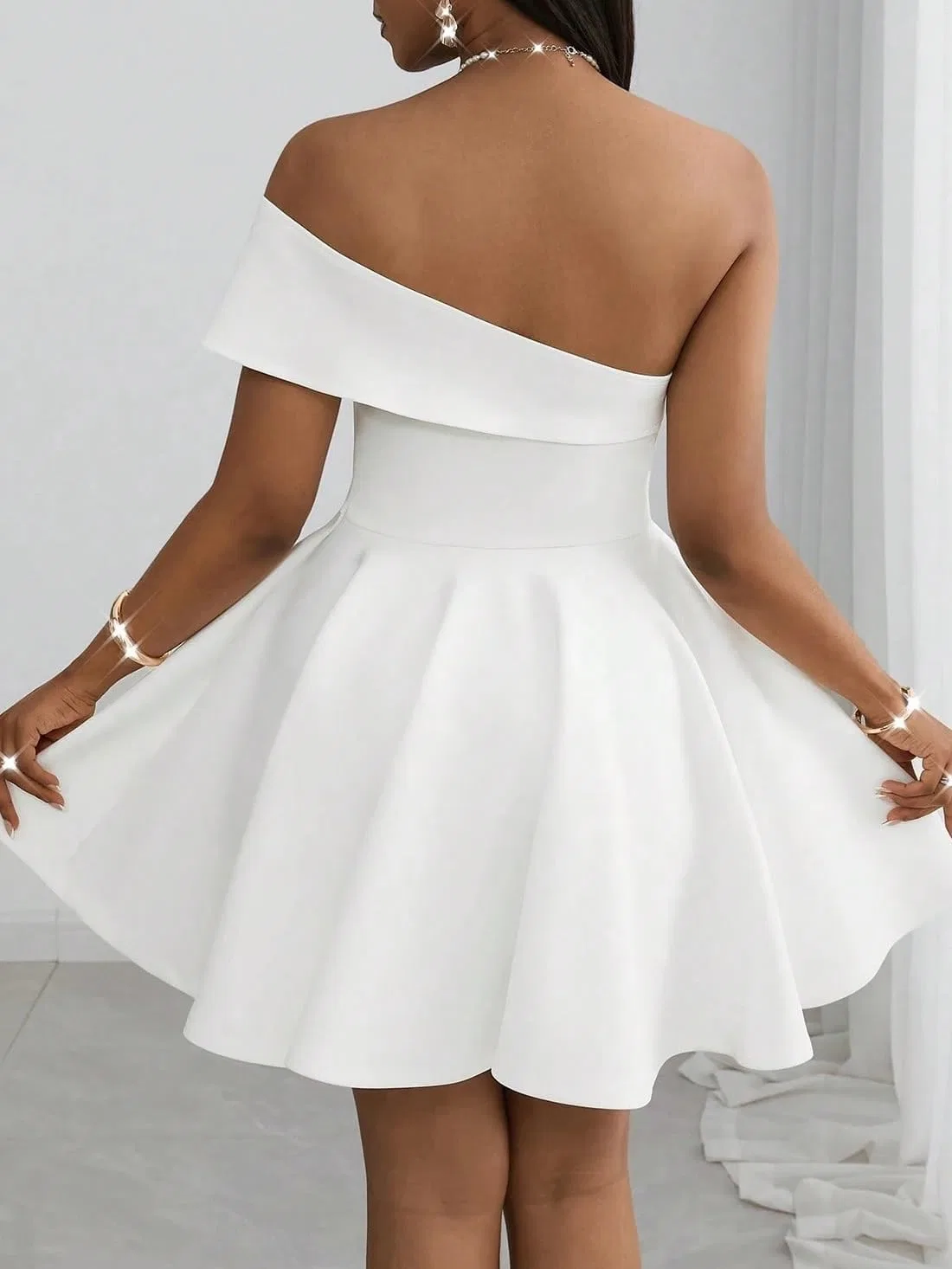 Женское мини-платье A-силуэта с открытыми плечами, White — фото 3