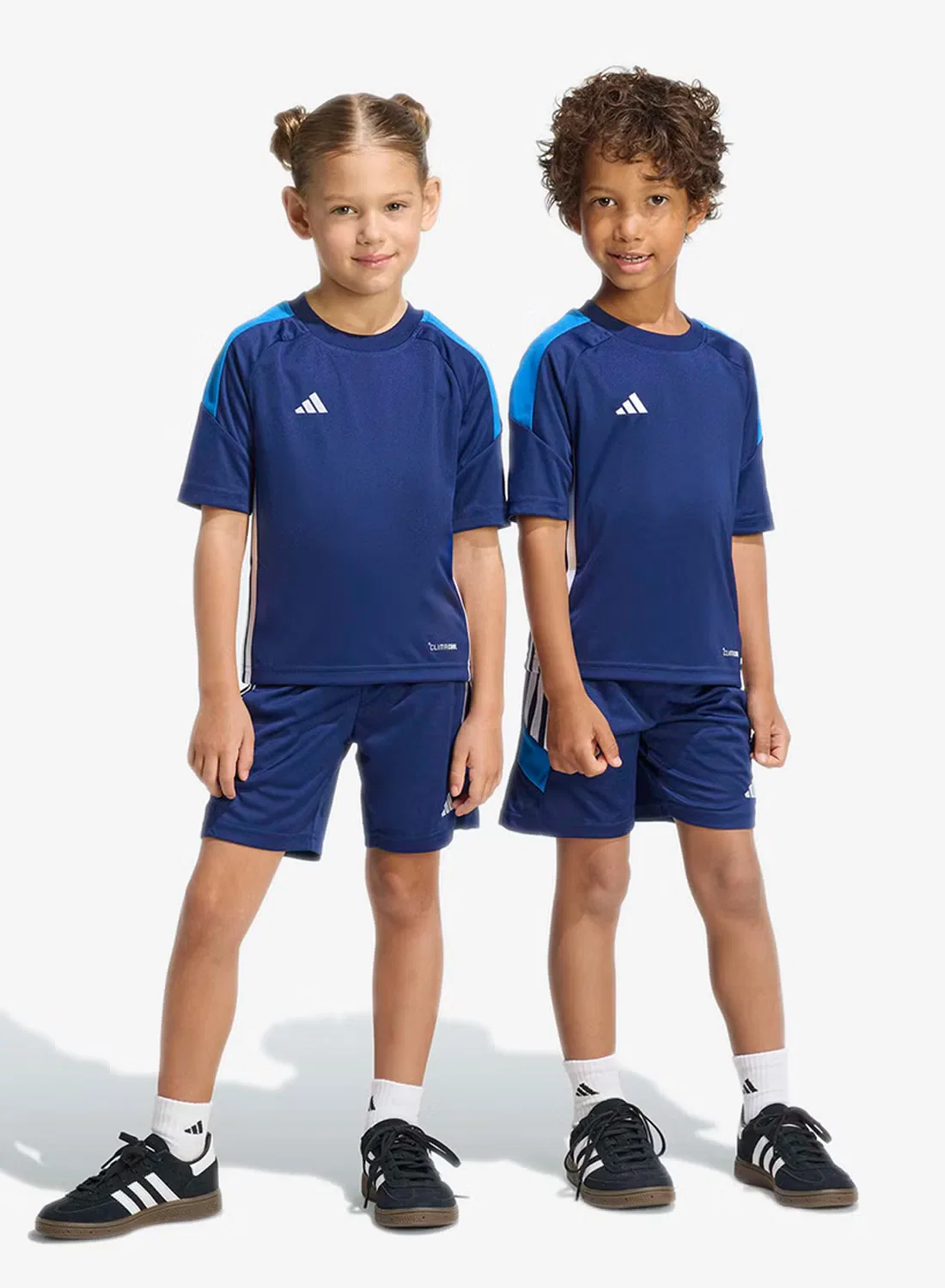 Комплект футболки и шорт Tiro 26 Essentials Adidas, темно-синий