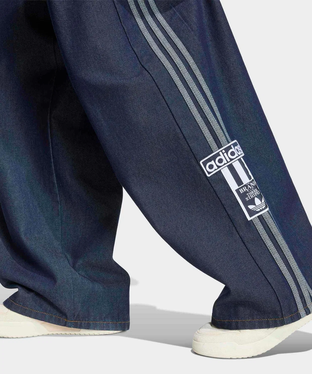 Джинсы женские свободного кроя с широкими штанинами Adibreak Mid Rise Wide Leg Denim Pant Adidas, Синий — фото 3