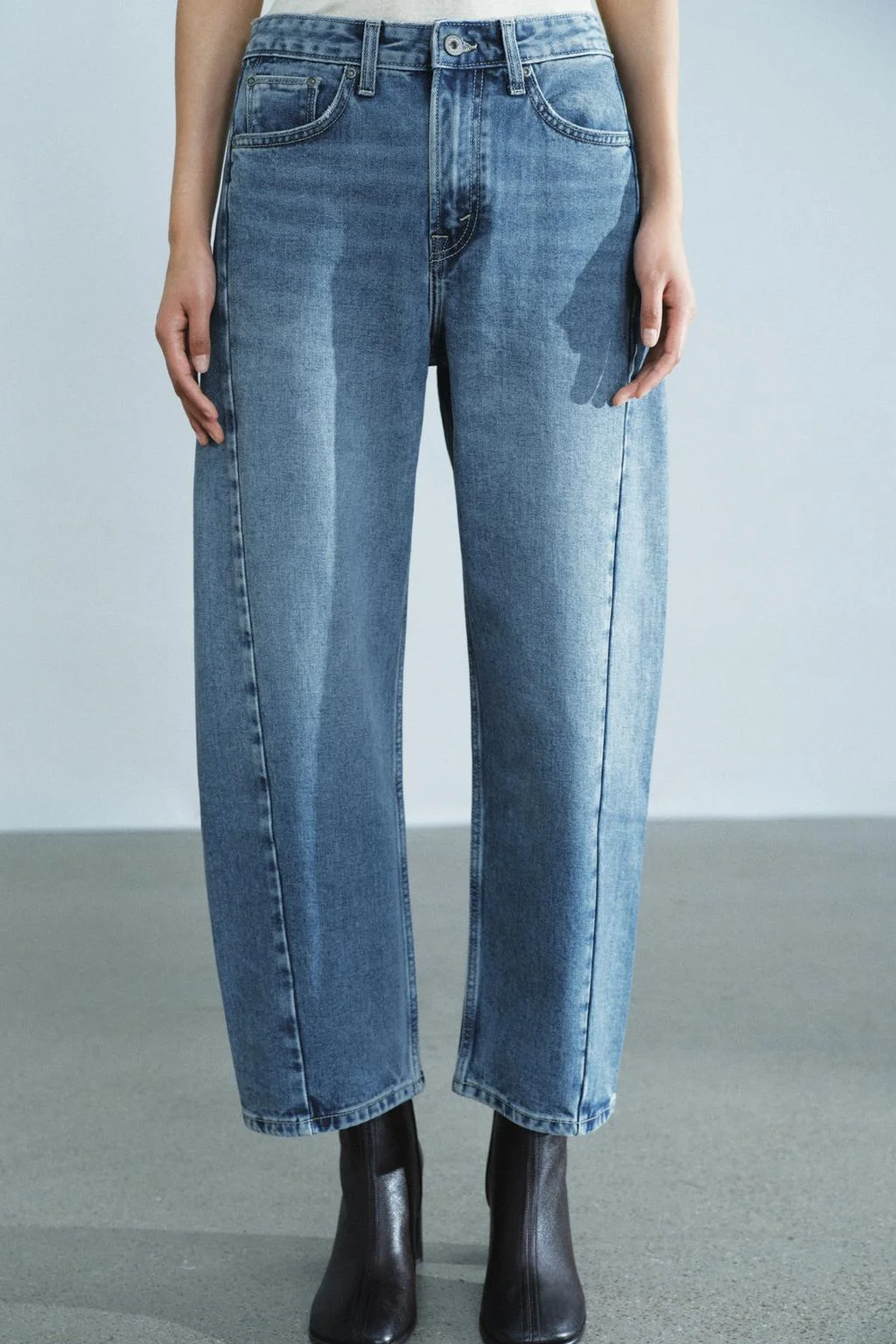 Джинсы Zara ZW Collection со средней посадкой, светло-синий