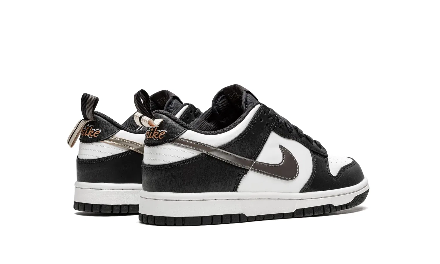 Детские кроссовки с принтом Dunk Low NIKE, Black White Metallic — фото 3