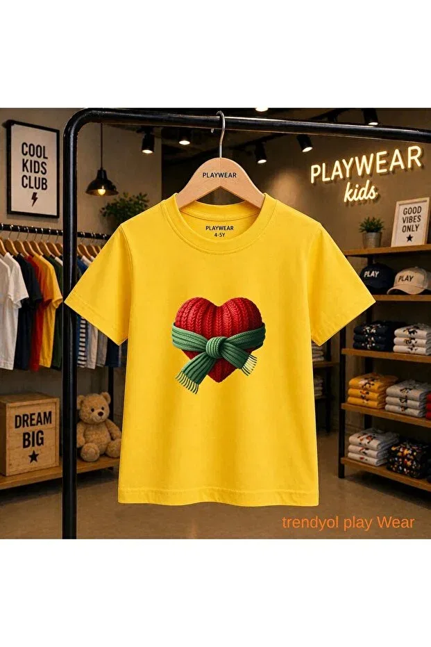 Детская футболка с принтом Scarfed Wrapped Heart Playwear, Yellow