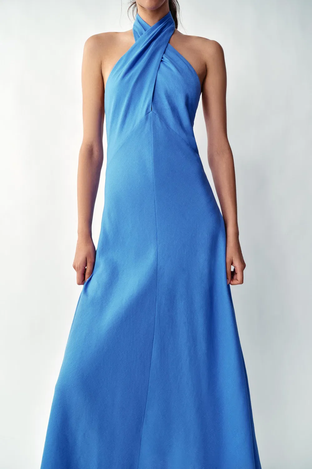 Платье-миди из льняной смеси с завязками на шее. ZARA, Blue — фото 4
