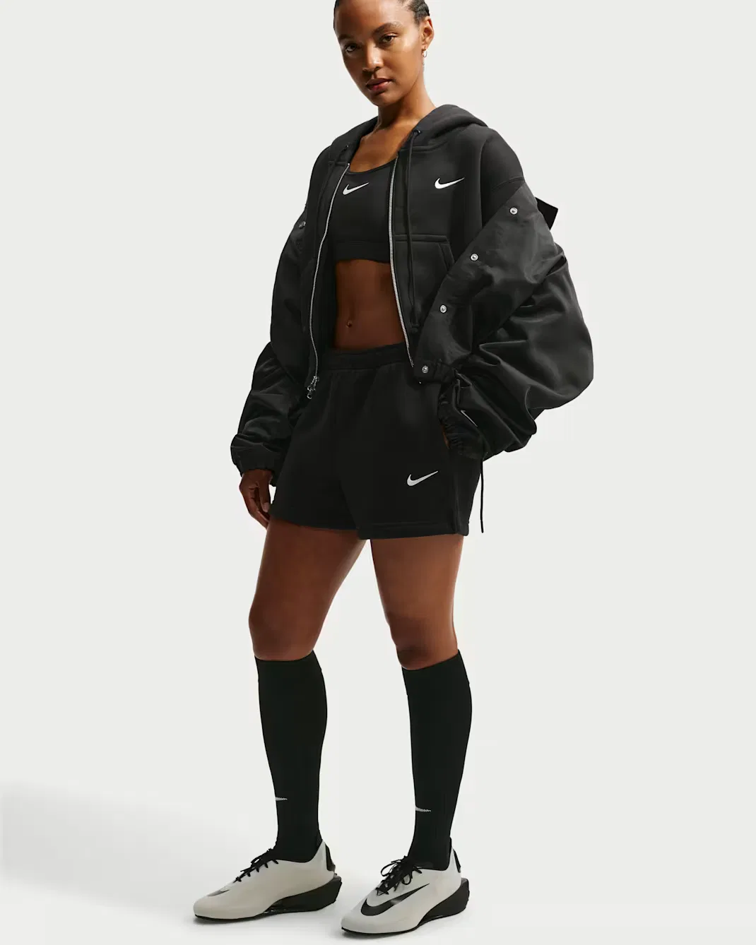 Женские шорты со средней посадкой Nike Studio Fleece Medium Weight, Total Black/Sail — фото 4