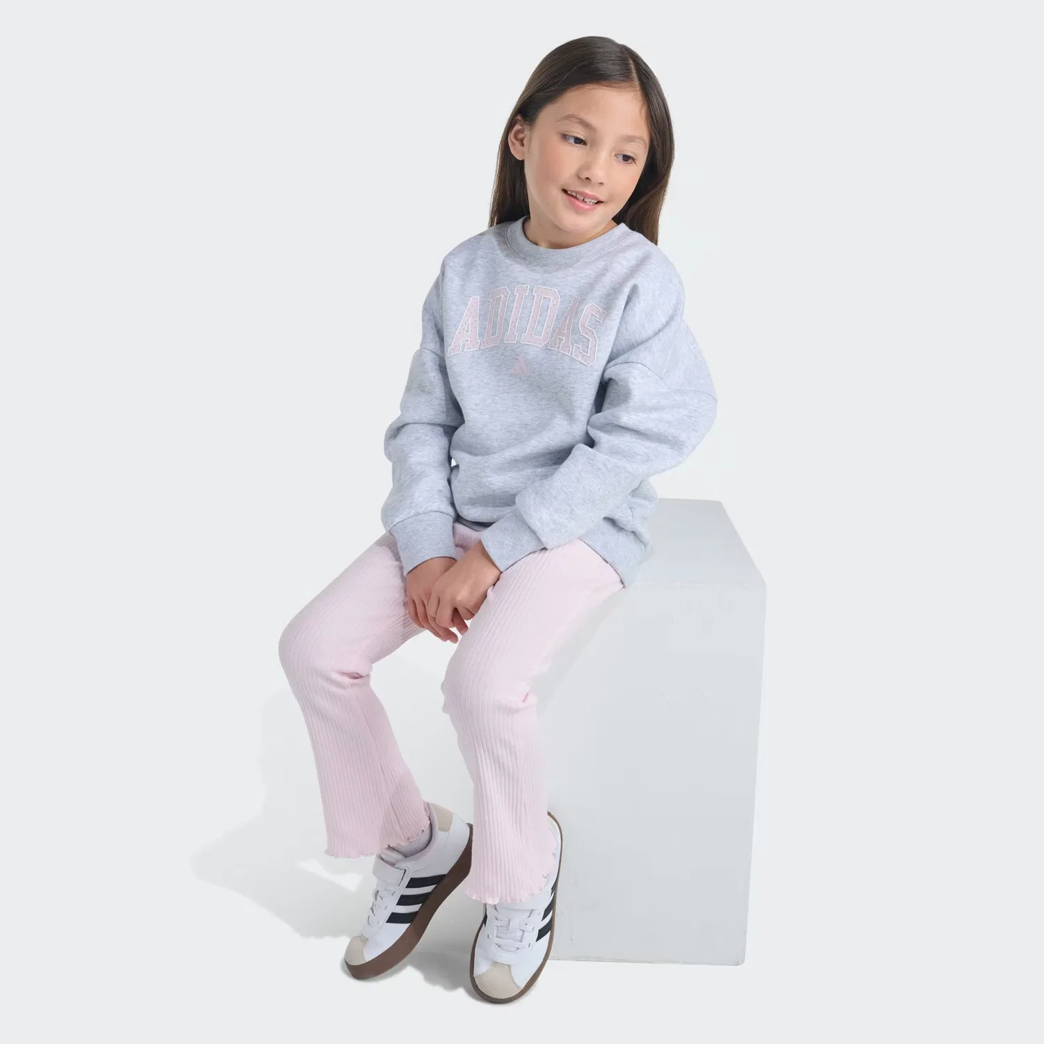 Детский комплект из 2 предметов с длинным рукавом, пуловер и брюки клеш, Adidas Sportswear, серый меланж — фото 3