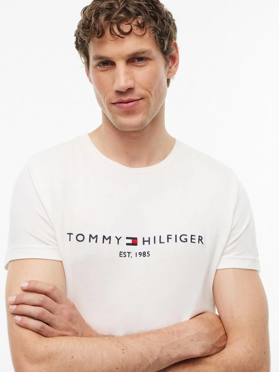 Футболка Tommy Hilfiger прямого кроя, цвет «слоновая кость» — фото 3