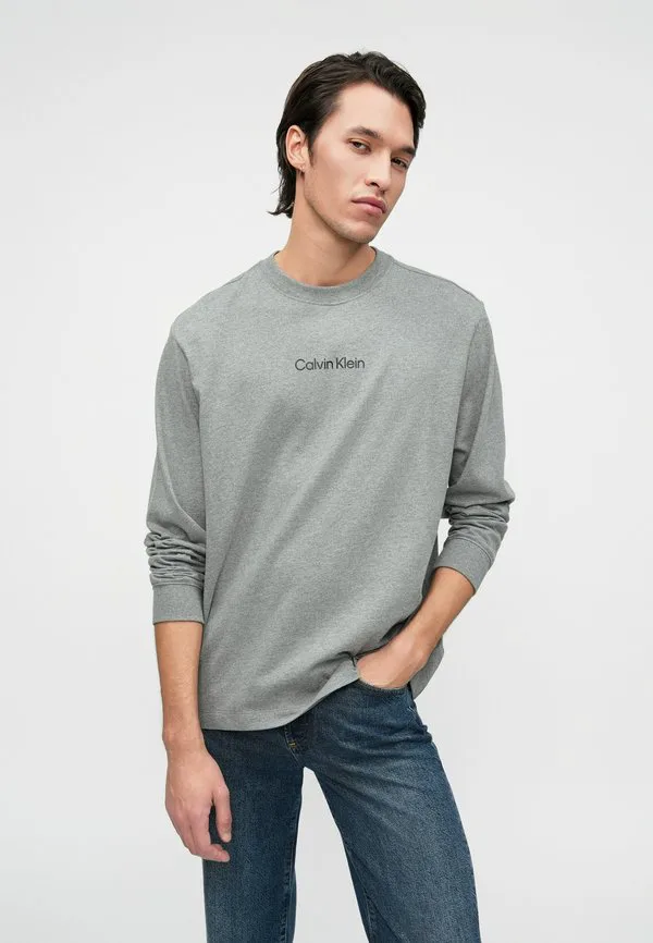 Стандартная футболка с круглым вырезом и длинными рукавами с логотипом. Calvin Klein, Medium Grey Heather — фото 4