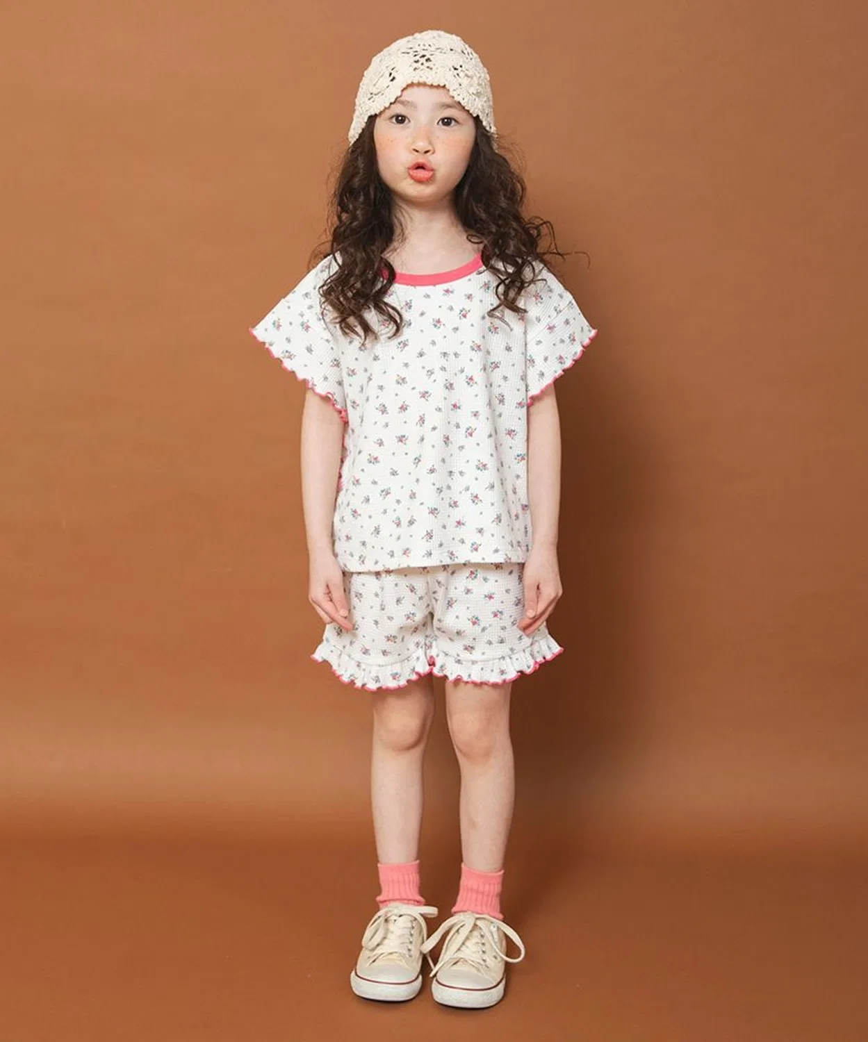 Детский комплект из футера с цветочным принтом, модель りぃー×branshes DRC branshes, Off White