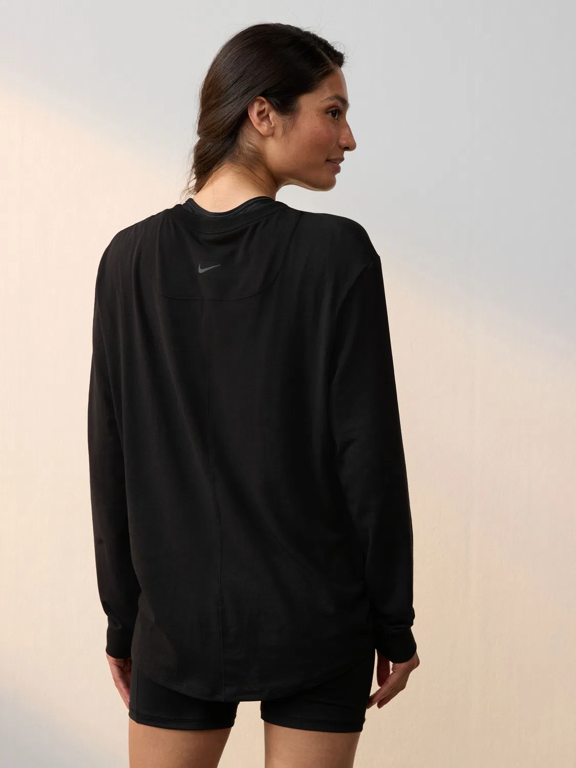 Футболка с длинным рукавом Nike One Relaxed Dri-FIT, черный — фото 3