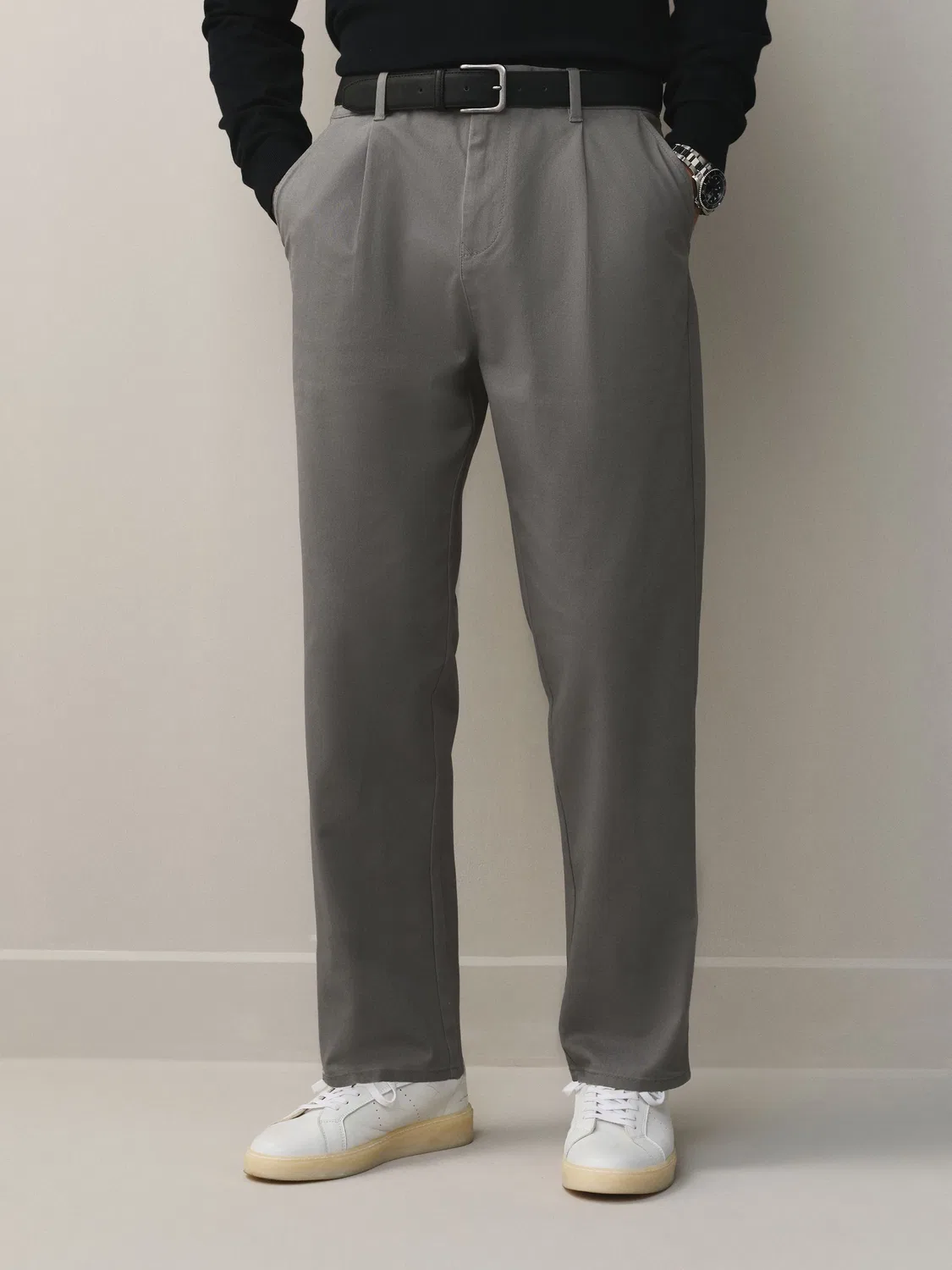 Чиносы Regular Tapered Fit, одноплечие Next, светло-серый