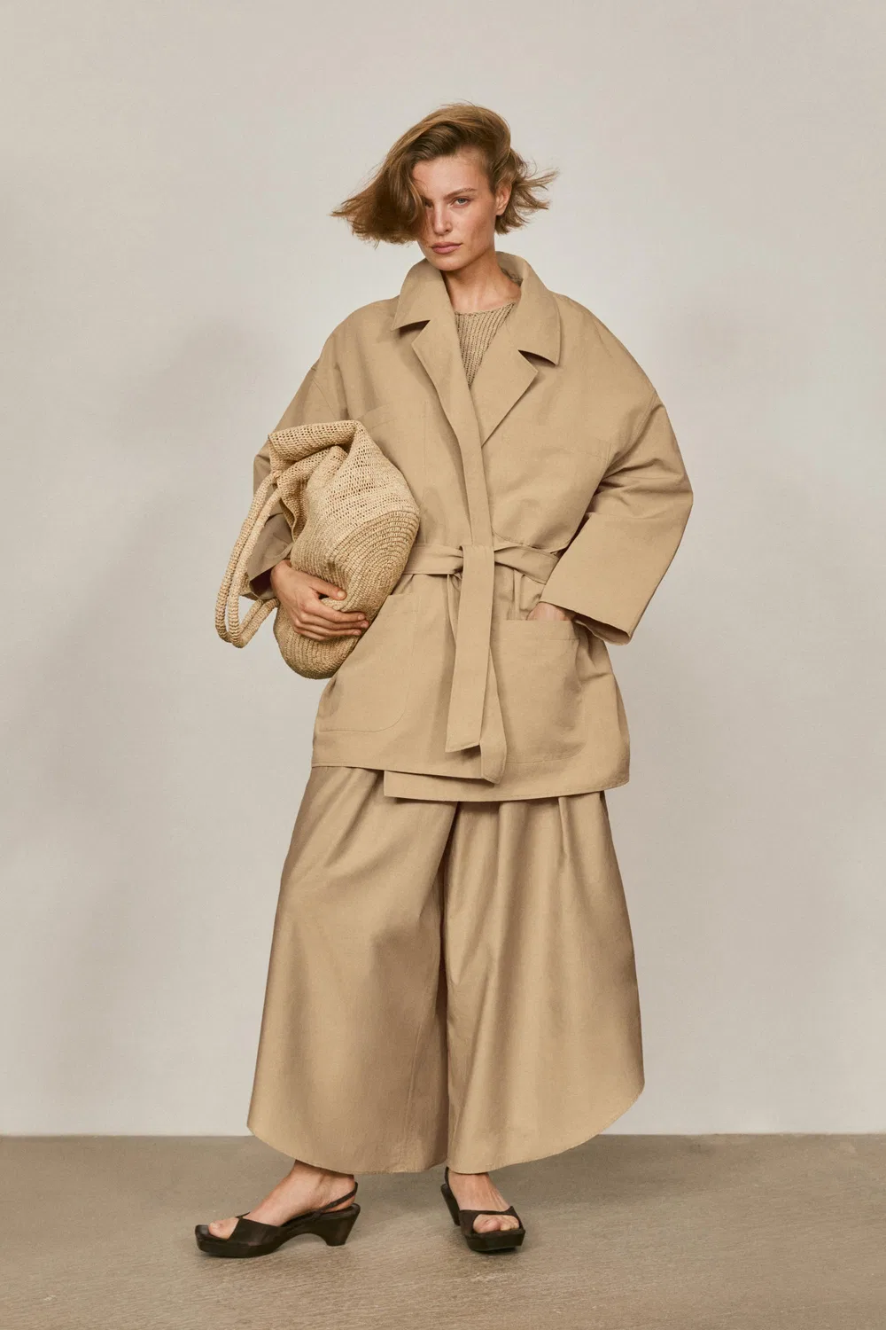 Куртка свободного кроя из хлопка и льна - лимитированная серия Massimo Dutti, бежевый — фото 2