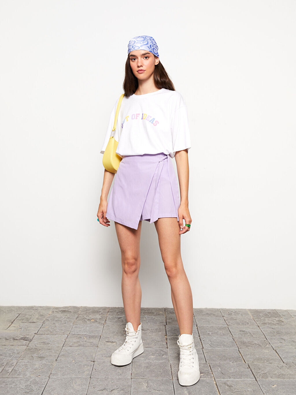 

Женская короткая юбка из однотонного габардина с молнией на талии LCW Casual